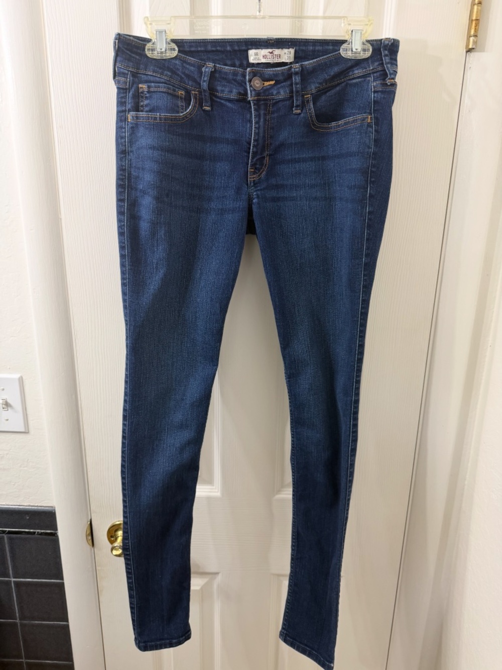 Hollister Dark Wash Skinny Jeans - Size 29x31